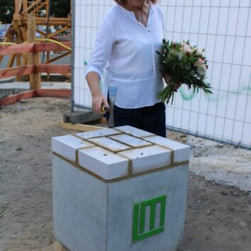 Aufsichtsratsvorsitzende Ilse Knospe wünscht dem Projekt gutes Gelingen.